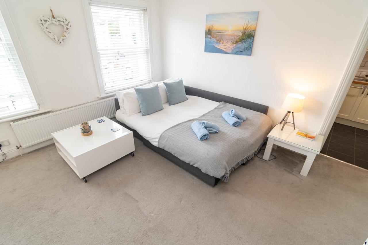 Light And Airy 1 Bedroom Flat 700M From The Beach Bournemouth Exterior foto